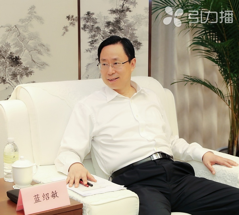 引力播